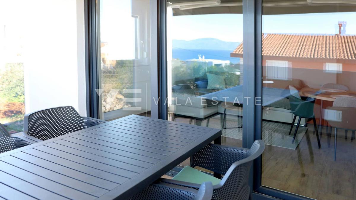 NUOVO MODERNO CONDOMINIO IN POSIZIONE TRANQUILLA CON VISTA MARE