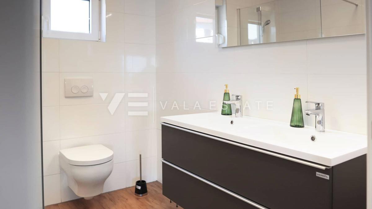 NUOVO MODERNO CONDOMINIO IN POSIZIONE TRANQUILLA CON VISTA MARE