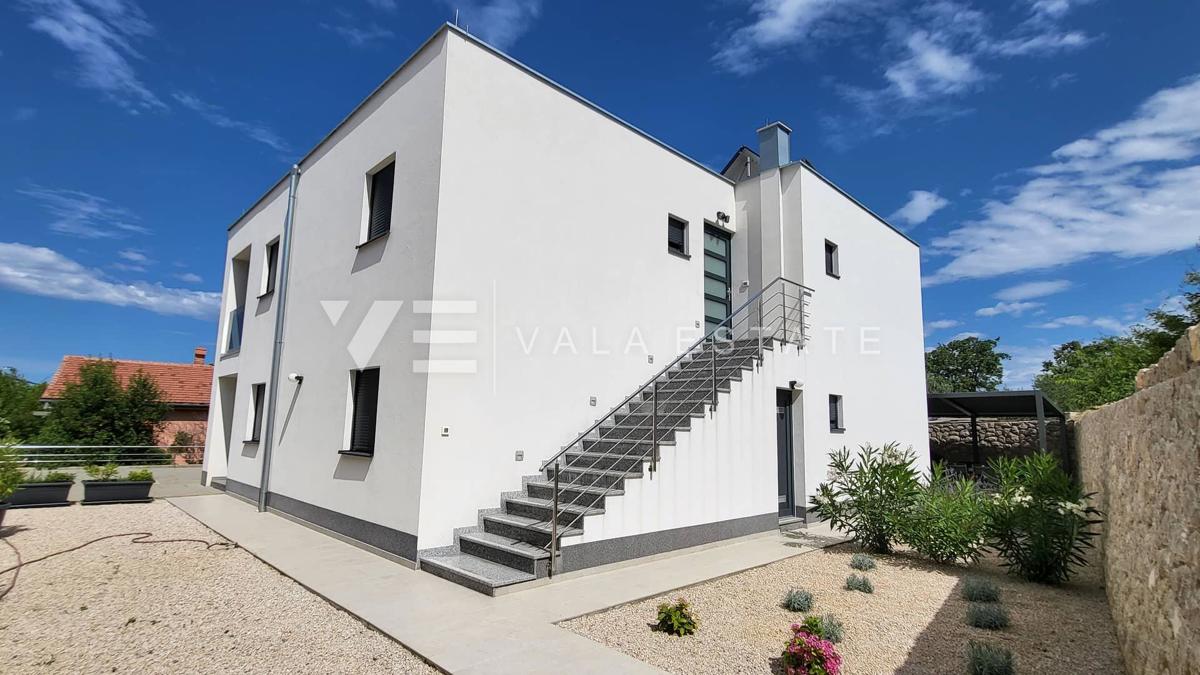 NUOVO MODERNO CONDOMINIO IN POSIZIONE TRANQUILLA CON VISTA MARE