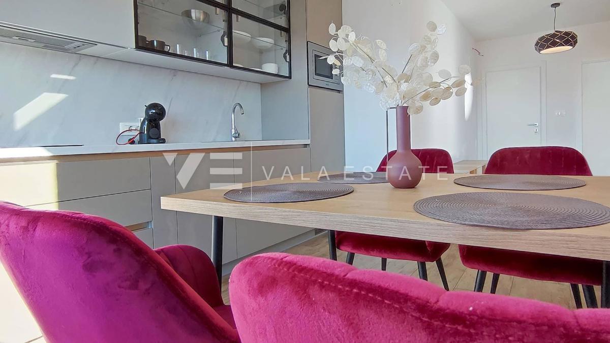 NUOVO MODERNO CONDOMINIO IN POSIZIONE TRANQUILLA CON VISTA MARE