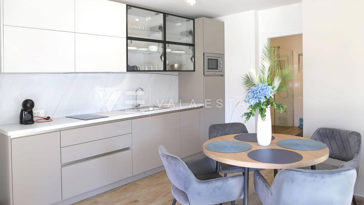 NUOVO MODERNO CONDOMINIO IN POSIZIONE TRANQUILLA CON VISTA MARE