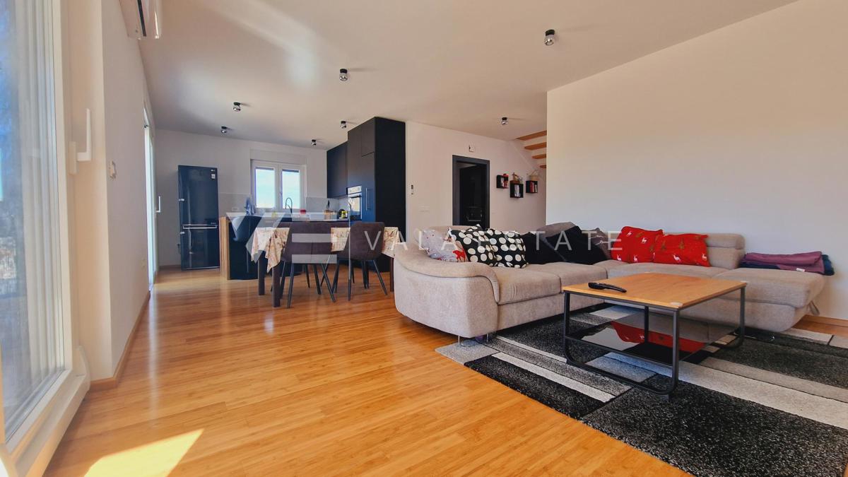 NUOVA CASA INDIPENDENTE CON VISTA MARE