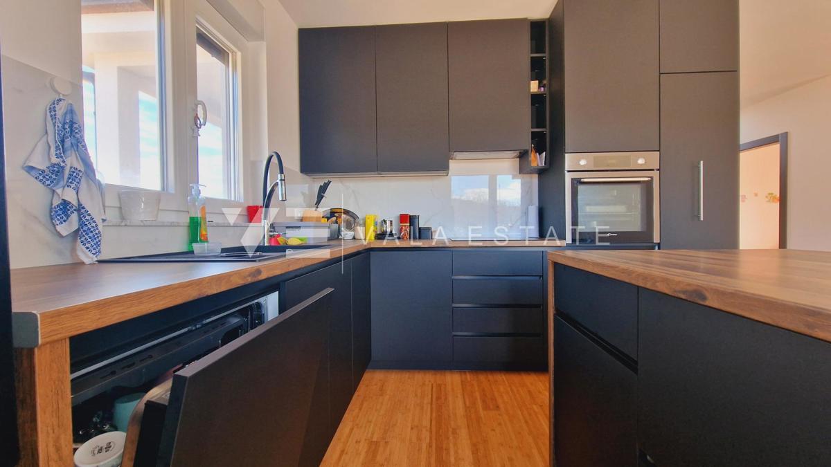 NUOVA CASA INDIPENDENTE CON VISTA MARE