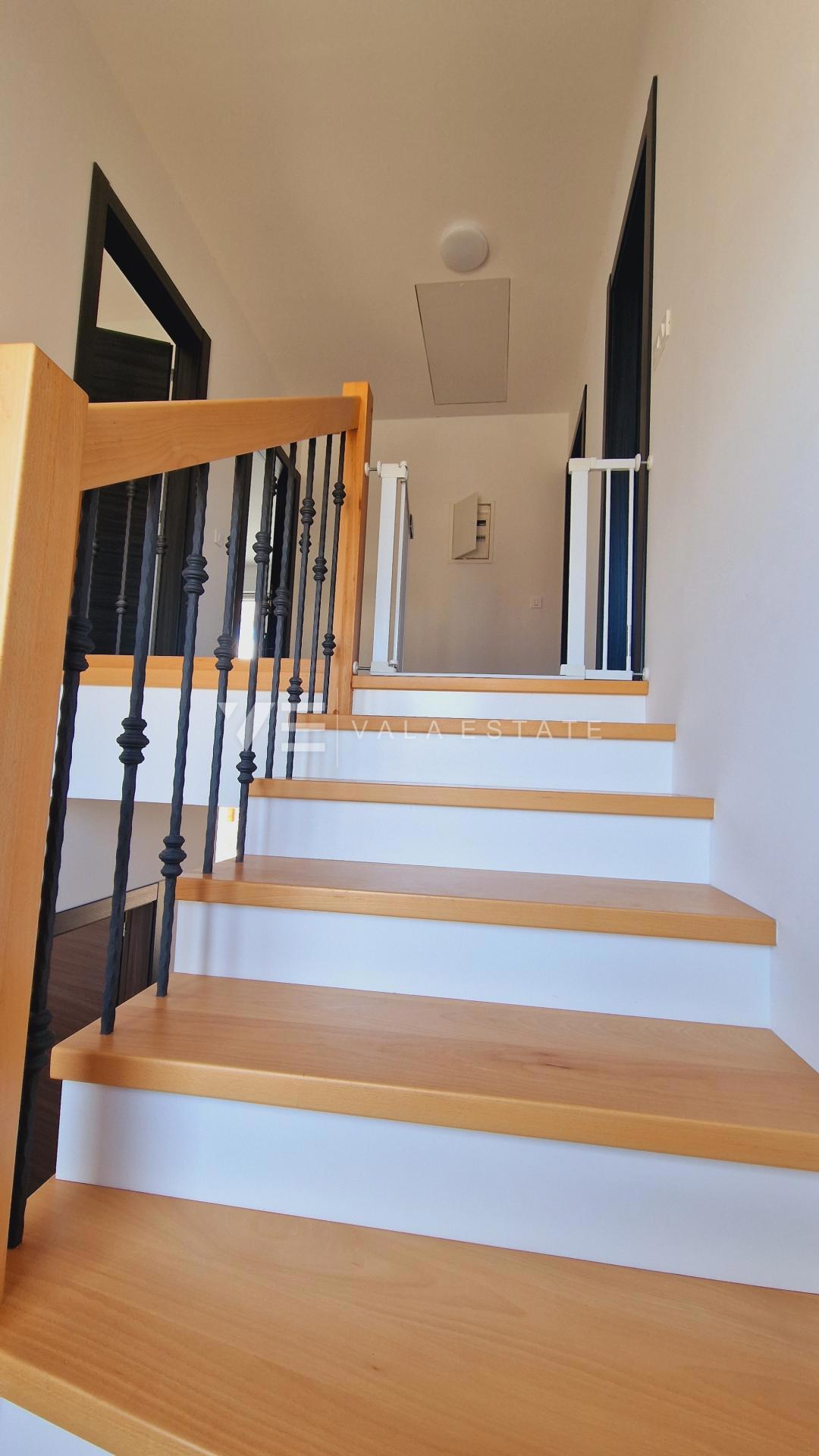 NUOVA CASA INDIPENDENTE CON VISTA MARE