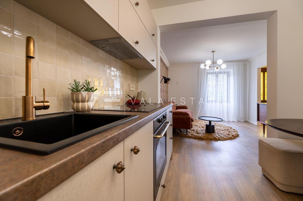 CASA IN PIETRA DI DESIGN CON SPLENDIDISSIMO TERRENO