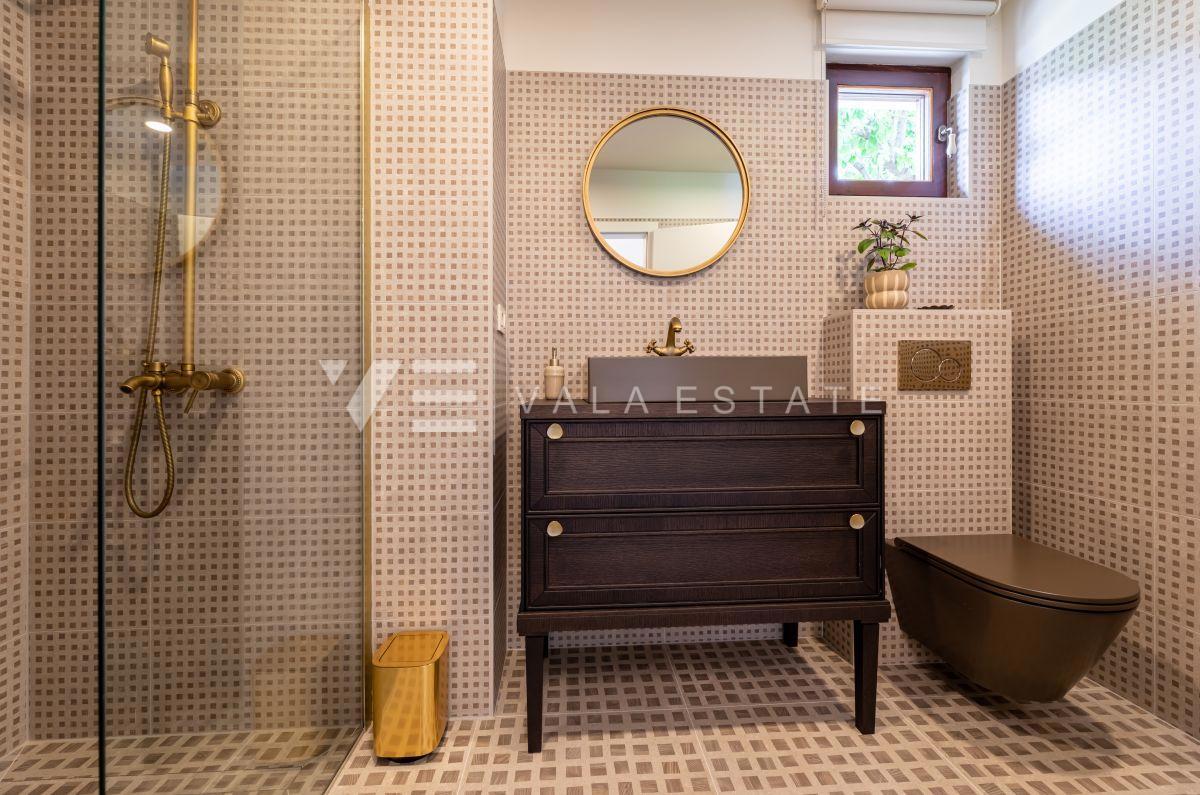 CASA IN PIETRA DI DESIGN CON SPLENDIDISSIMO TERRENO