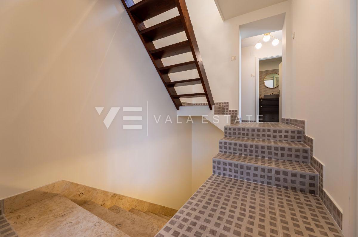 CASA IN PIETRA DI DESIGN CON SPLENDIDISSIMO TERRENO