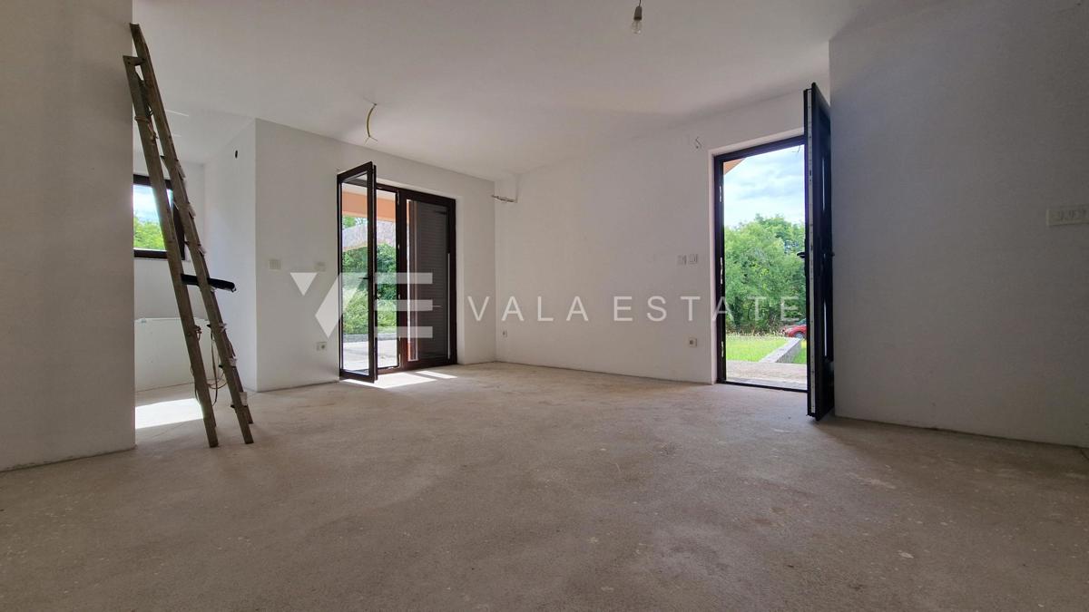 CASA INDIPENDENTE CON DUE UNITA' RESIDENZIALI SEPARATE IN POSIZIONE TRANQUILLA