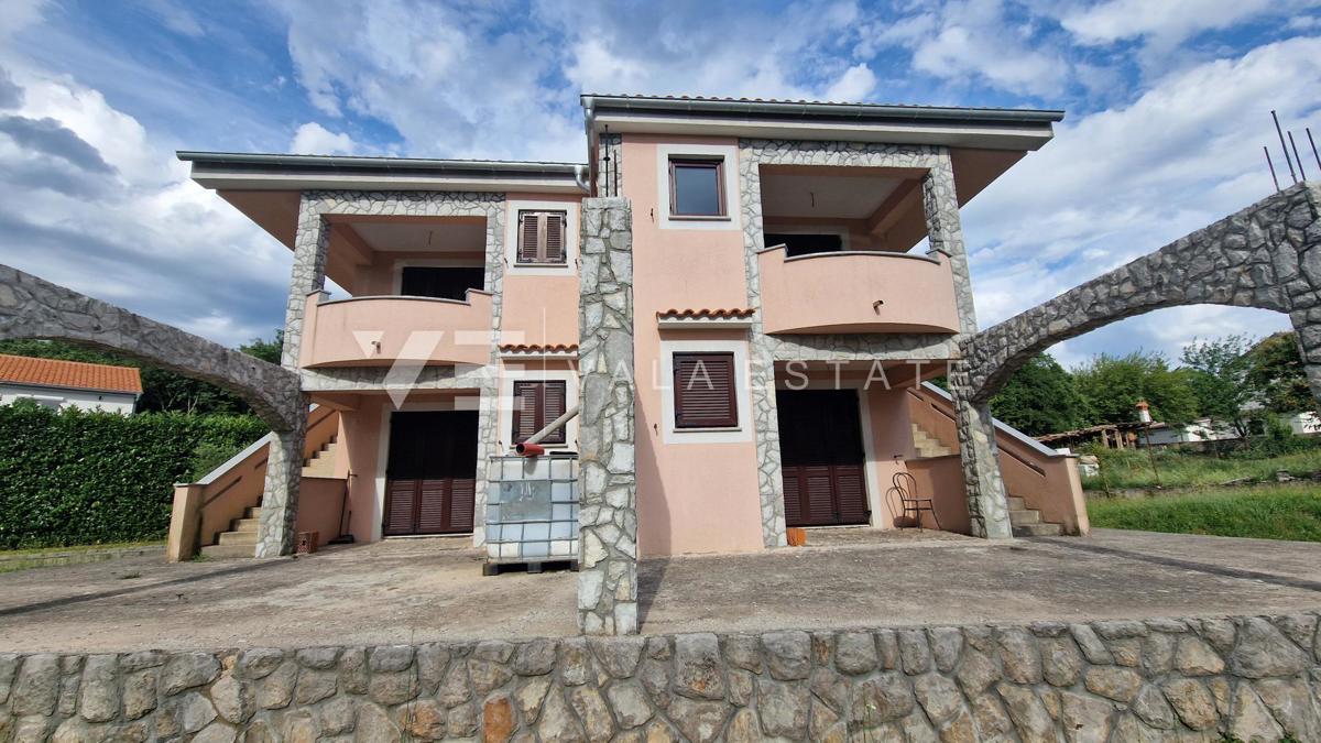 CASA INDIPENDENTE CON DUE UNITA' RESIDENZIALI SEPARATE IN POSIZIONE TRANQUILLA