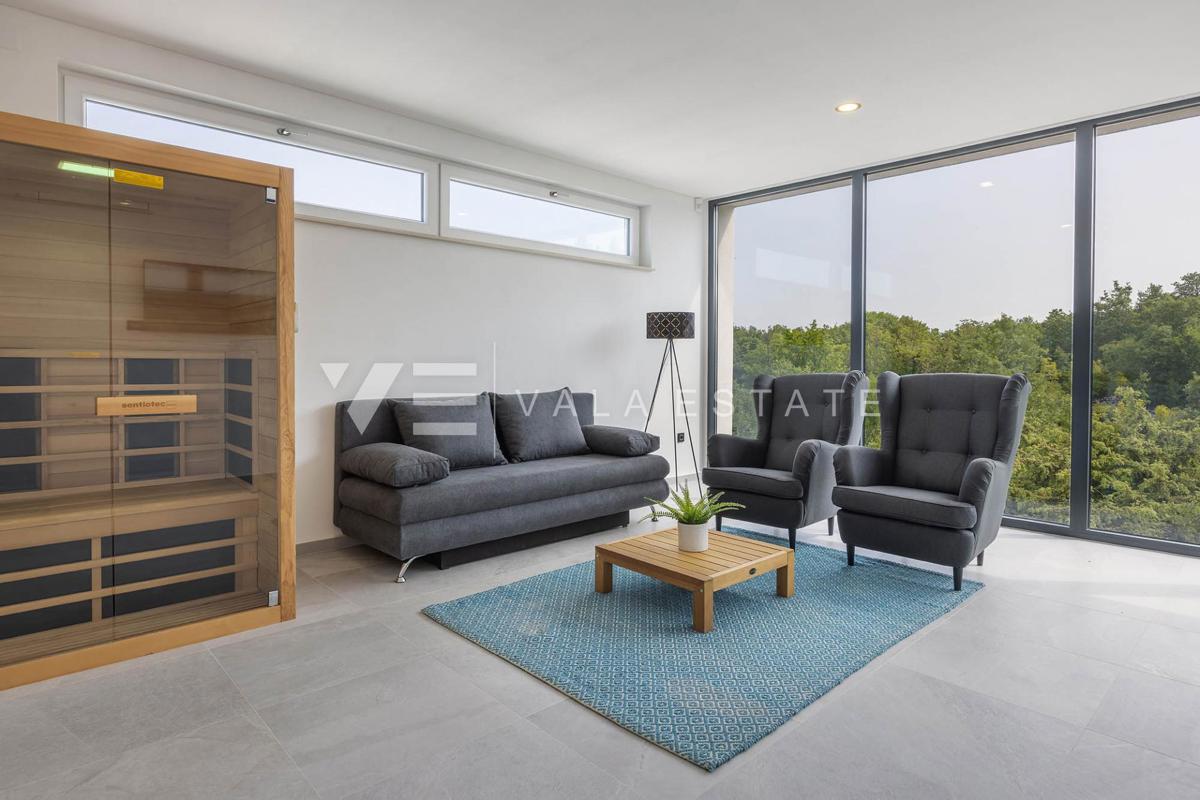ESCLUSIVA VILLA MODERNA CON PISCINA E VISTA MARE