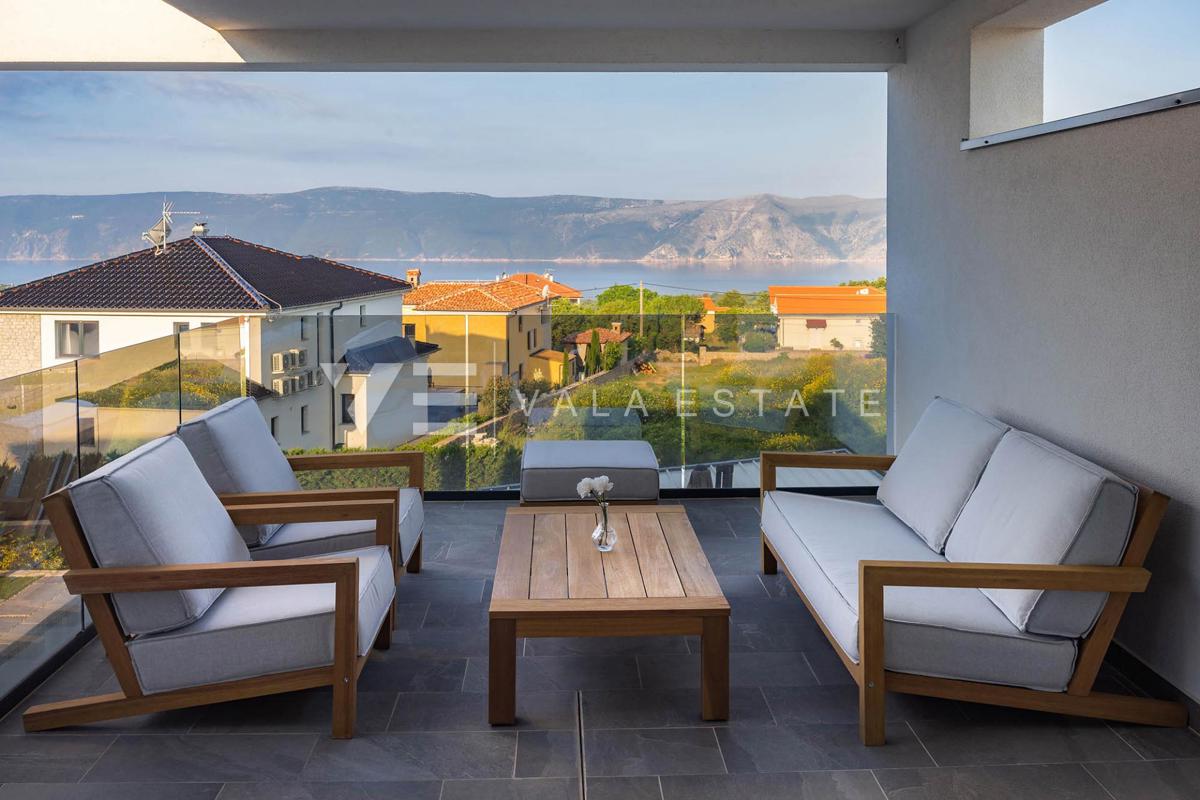 ESCLUSIVA VILLA MODERNA CON PISCINA E VISTA MARE