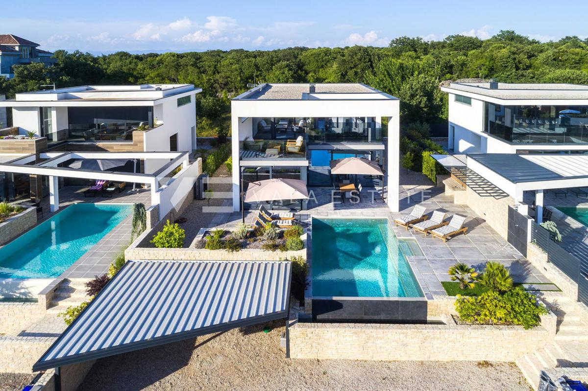 ESCLUSIVA VILLA MODERNA CON PISCINA E VISTA MARE