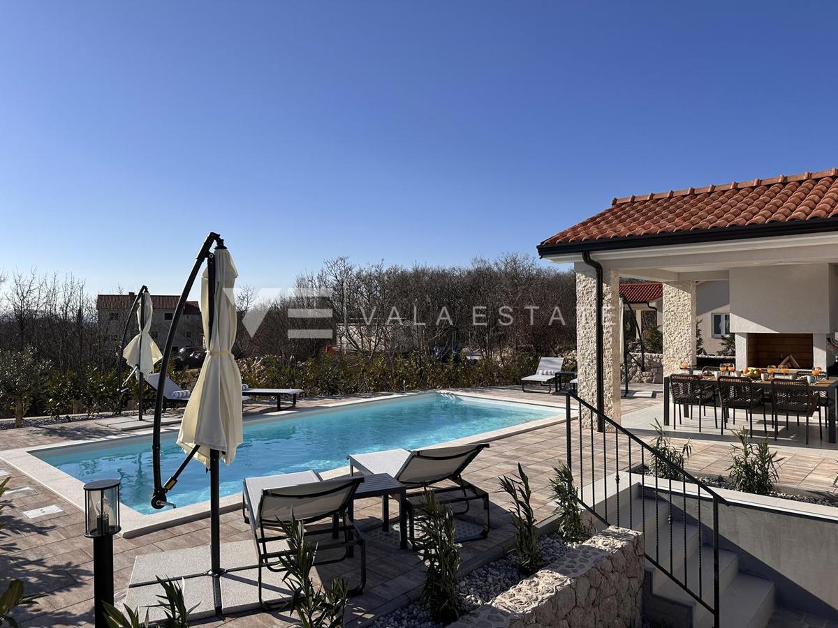 NUOVA VILLA DI LUSSO CON PISCINA IN POSIZIONE TRANQUILLA