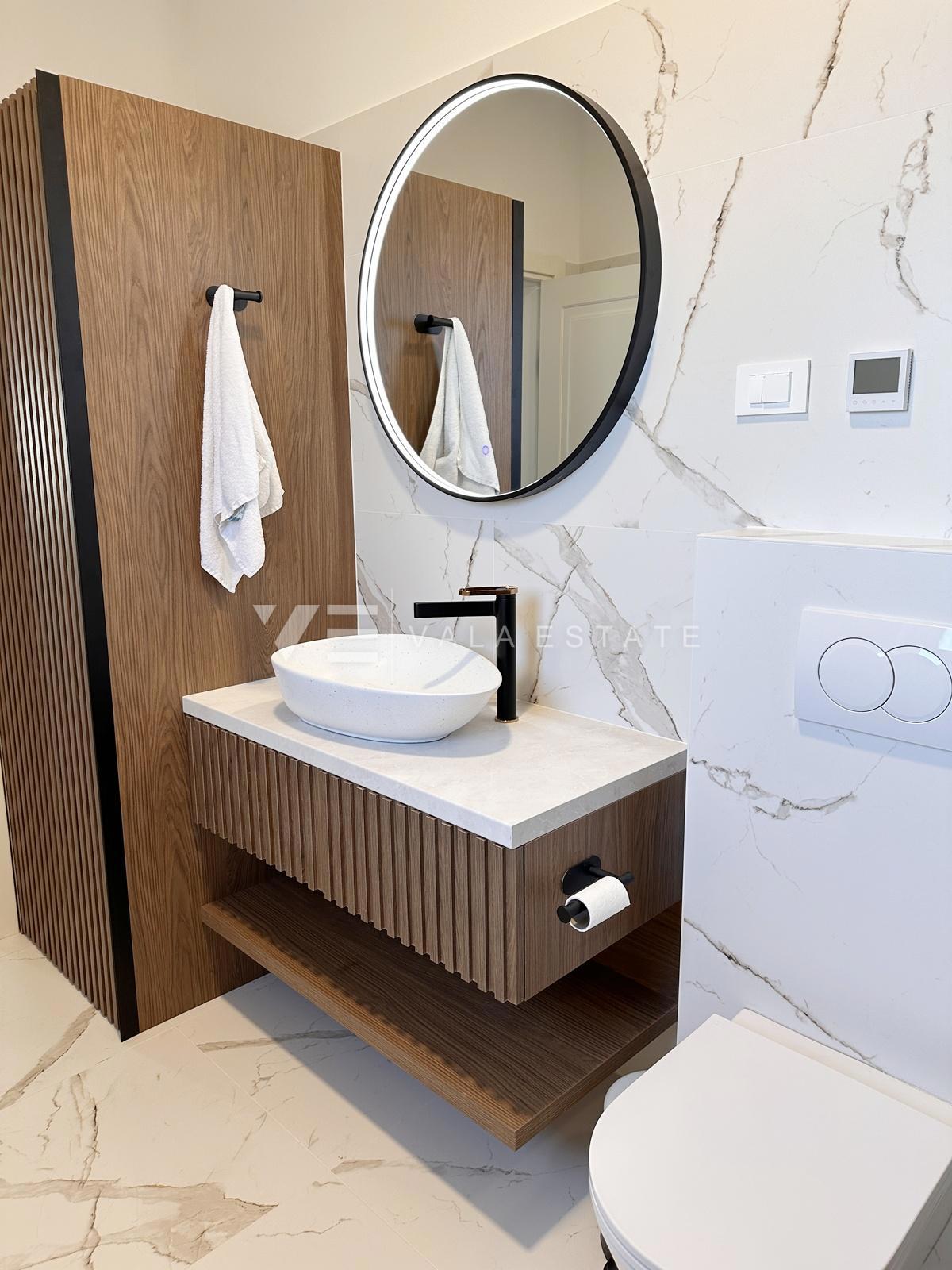 NUOVA VILLA DI LUSSO CON PISCINA IN POSIZIONE TRANQUILLA