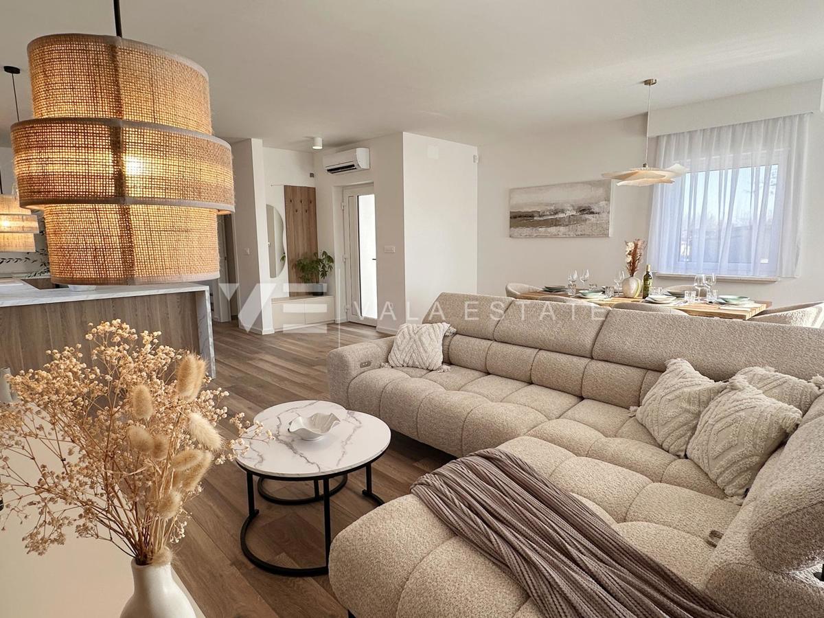 NUOVA VILLA DI LUSSO CON PISCINA IN POSIZIONE TRANQUILLA