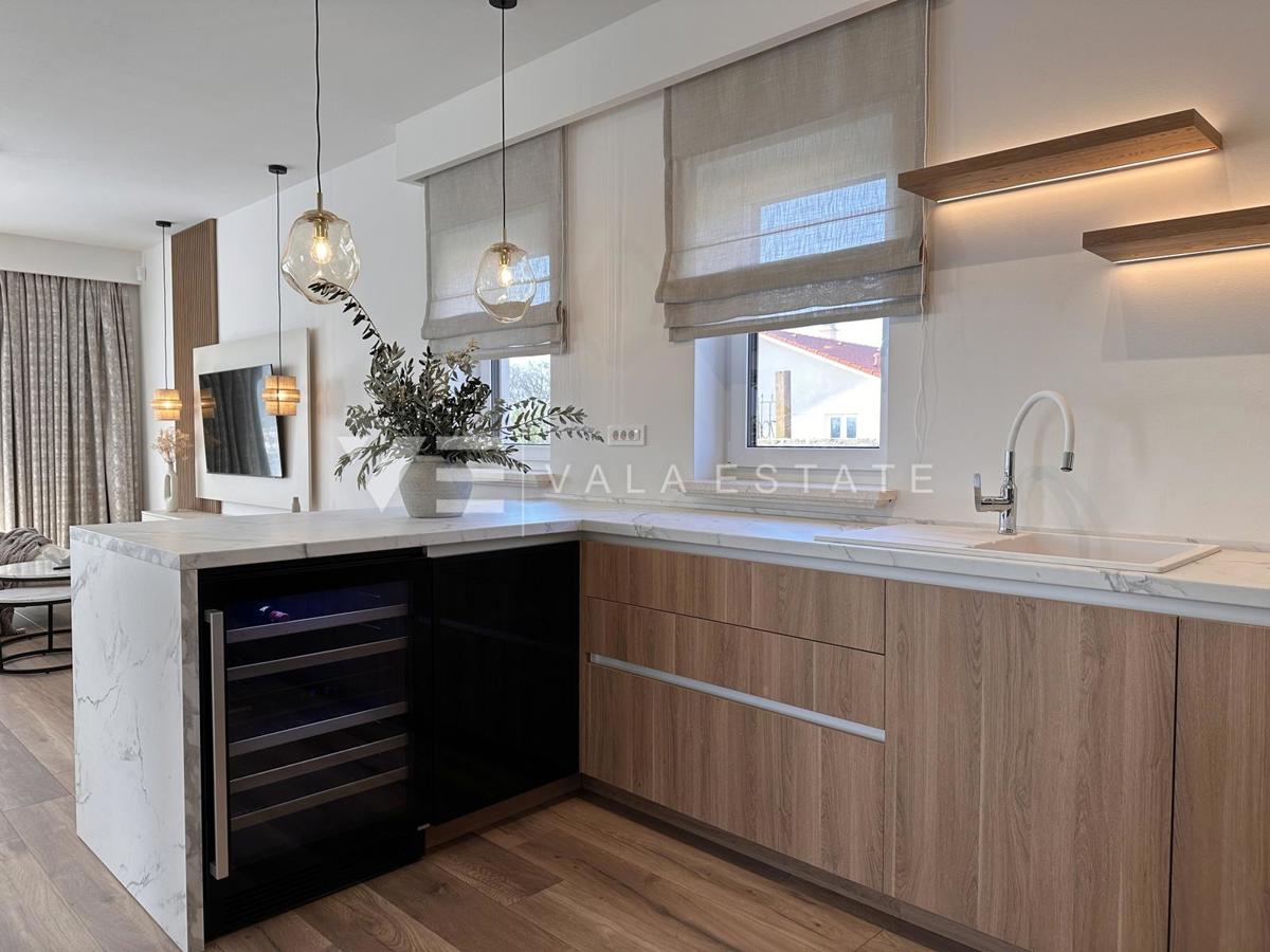 NUOVA VILLA DI LUSSO CON PISCINA IN POSIZIONE TRANQUILLA