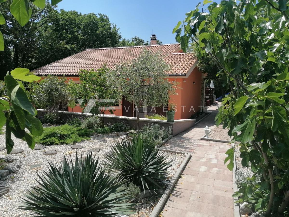 CASA AL PIANO TERRA IN POSIZIONE TRANQUILLA IMMERSA NELLA NATURA
