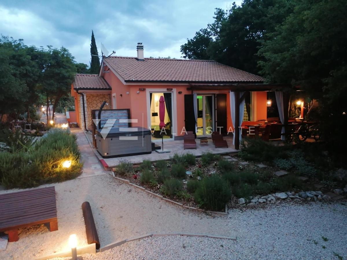 CASA AL PIANO TERRA IN POSIZIONE TRANQUILLA IMMERSA NELLA NATURA