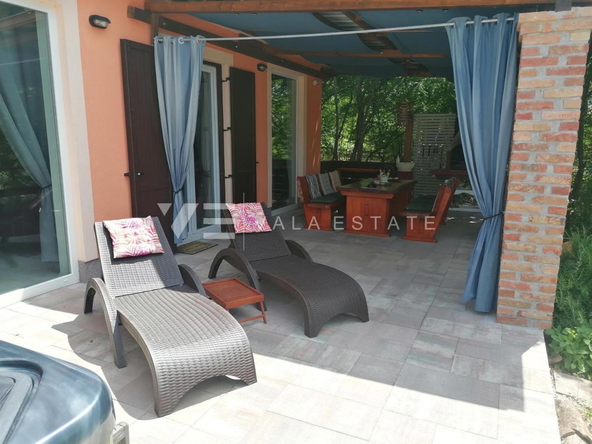 CASA AL PIANO TERRA IN POSIZIONE TRANQUILLA IMMERSA NELLA NATURA