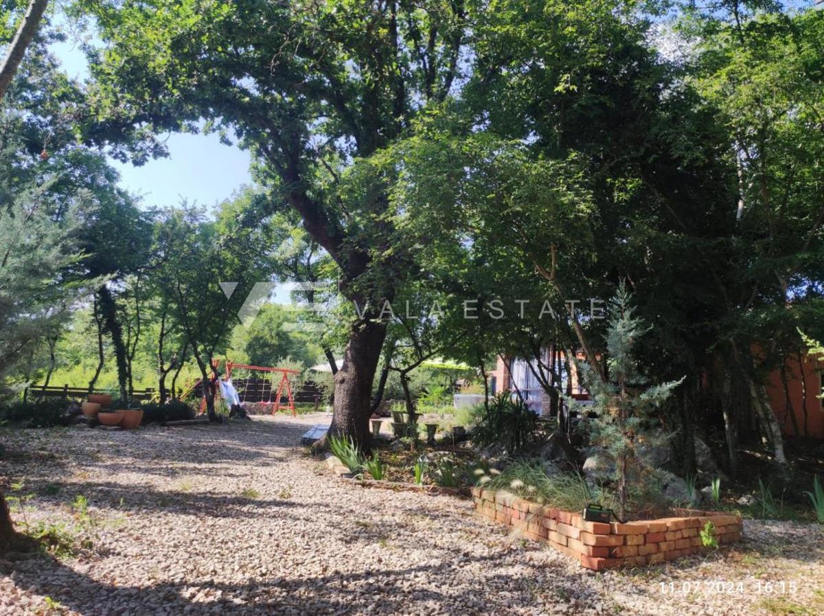 CASA AL PIANO TERRA IN POSIZIONE TRANQUILLA IMMERSA NELLA NATURA