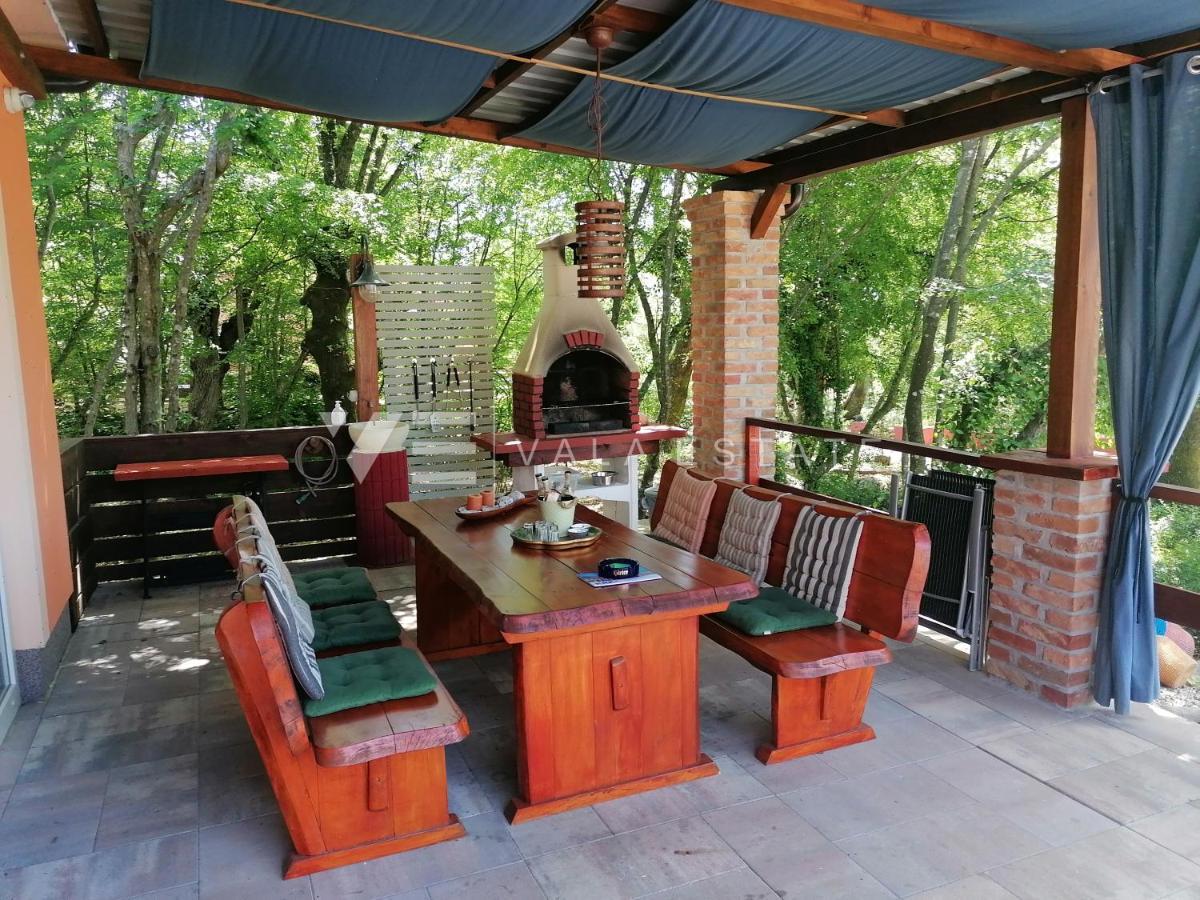 CASA AL PIANO TERRA IN POSIZIONE TRANQUILLA IMMERSA NELLA NATURA