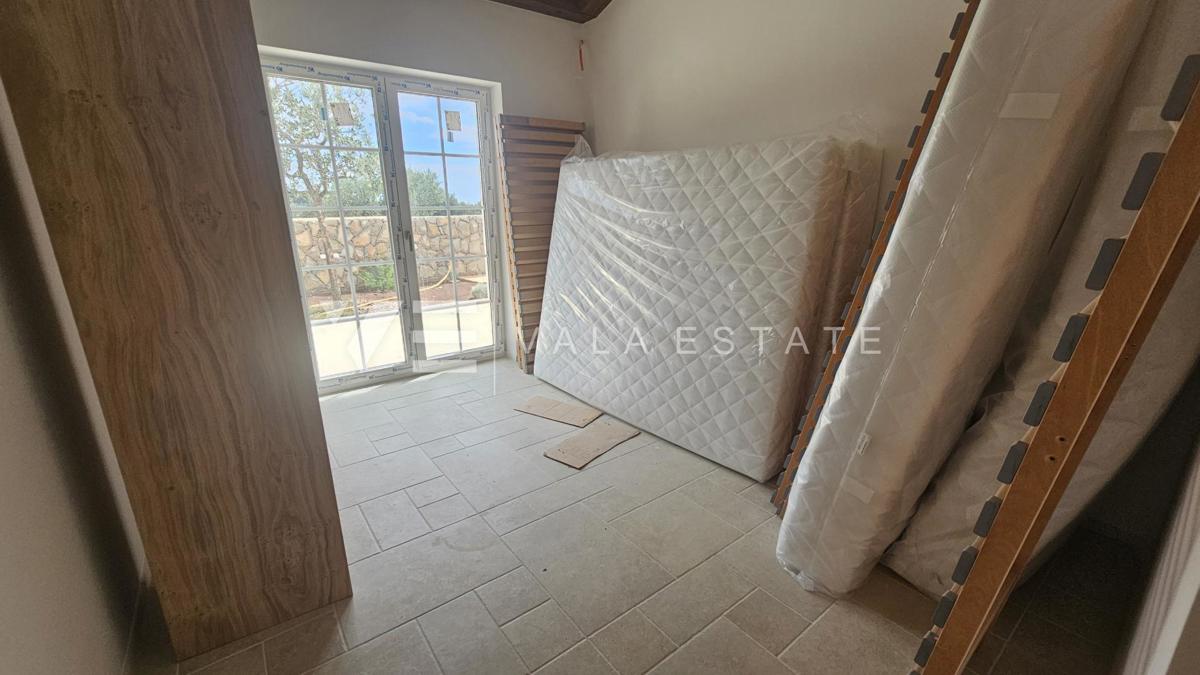 NUOVA VILLA MEDITERRANEA CON PISCINA E VISTA MARE