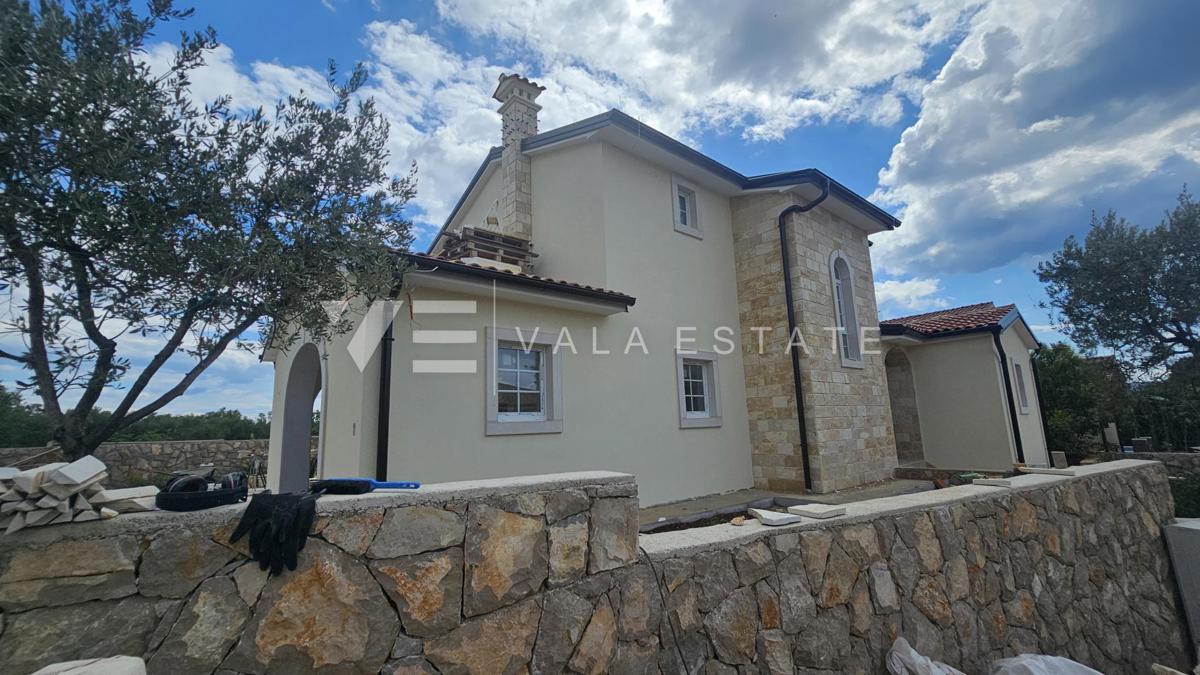 NUOVA VILLA MEDITERRANEA CON PISCINA E VISTA MARE