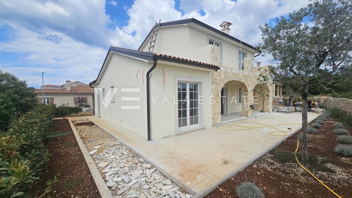 NUOVA VILLA MEDITERRANEA CON PISCINA E VISTA MARE