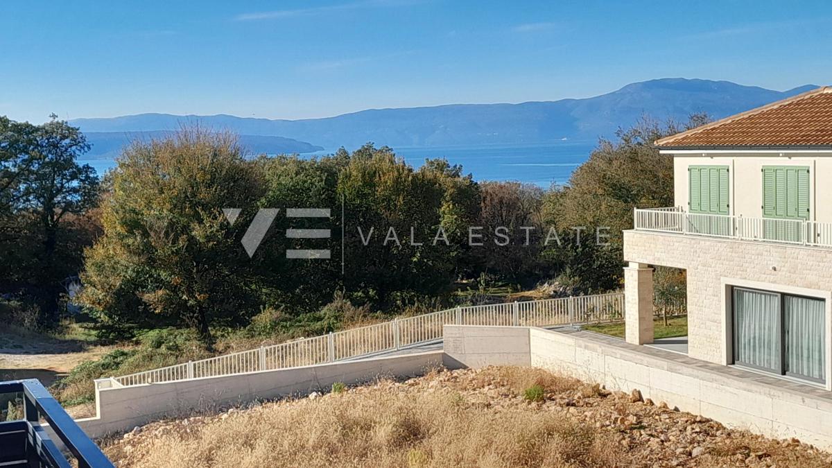 NUOVA CASA INDIPENDENTE CON PISCINA E VISTA MARE