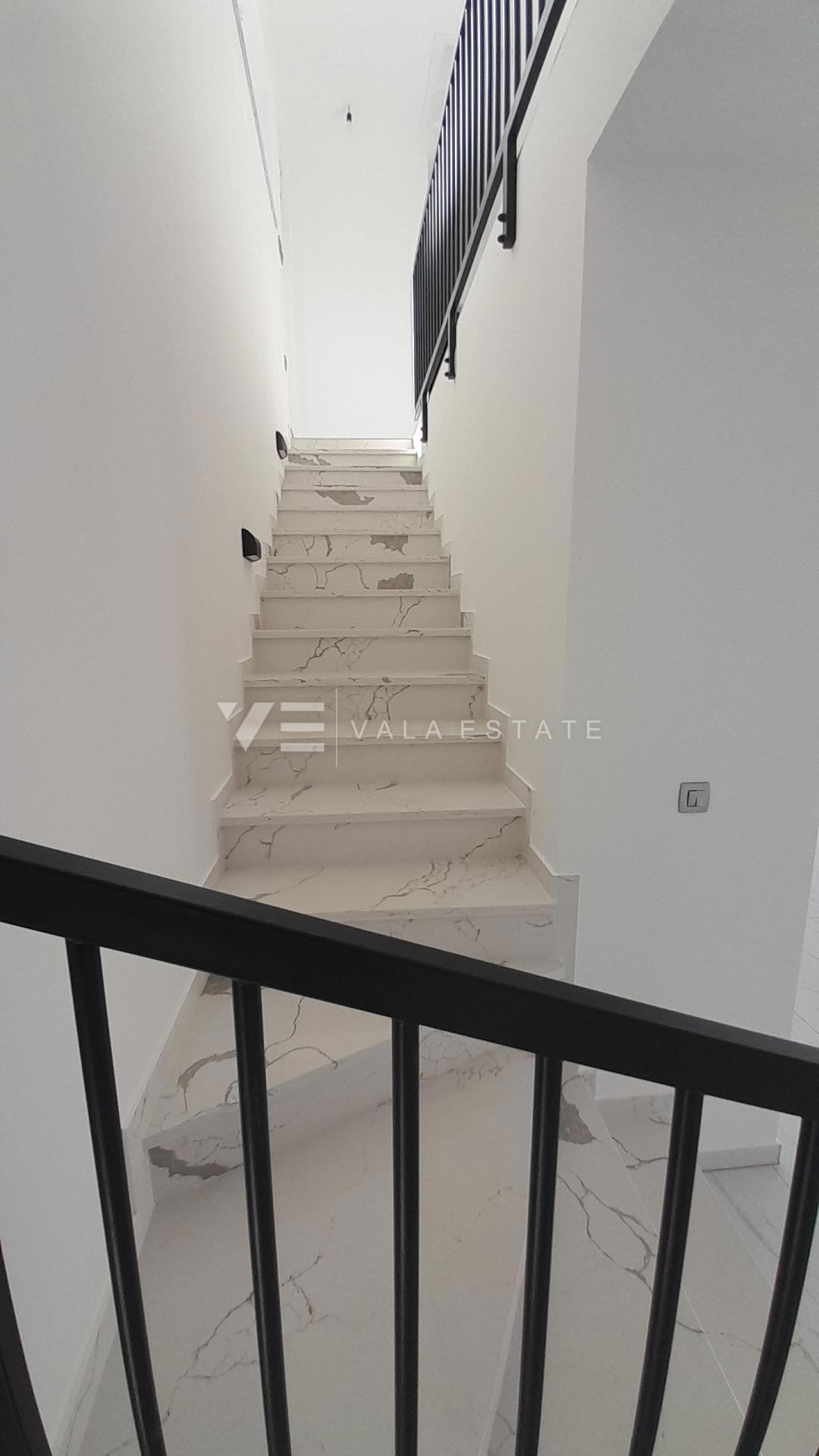 NUOVA CASA INDIPENDENTE CON PISCINA E VISTA MARE