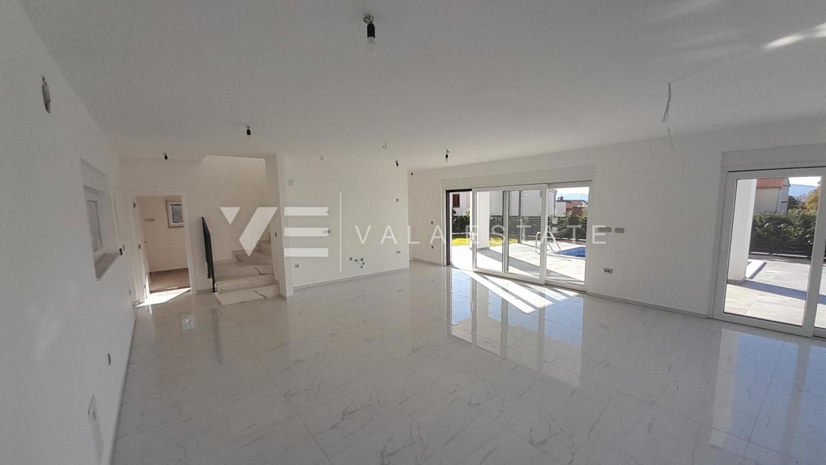 NUOVA CASA INDIPENDENTE CON PISCINA E VISTA MARE