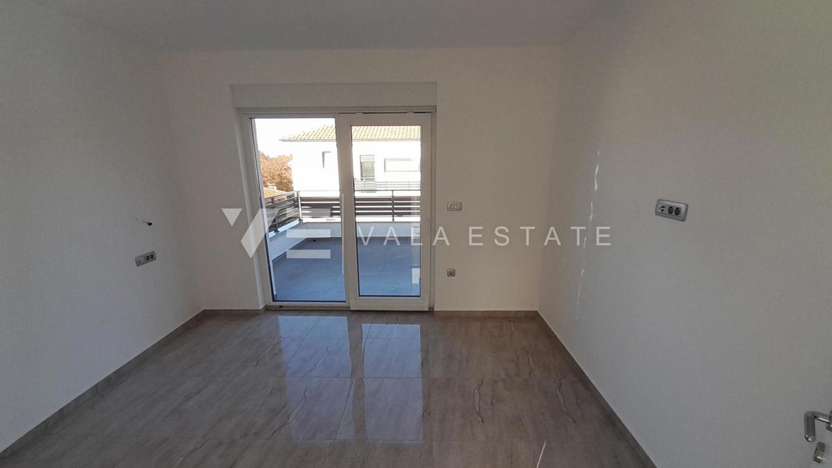 NUOVA CASA INDIPENDENTE CON PISCINA E VISTA MARE