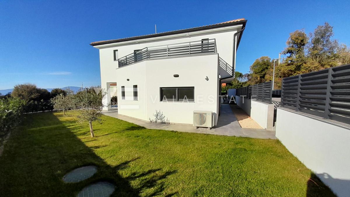 NUOVA CASA INDIPENDENTE CON PISCINA E VISTA MARE