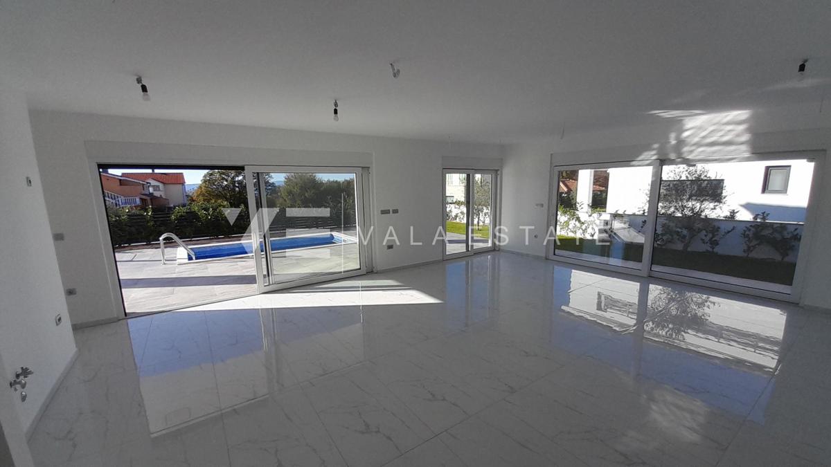 NUOVA CASA INDIPENDENTE CON PISCINA E VISTA MARE