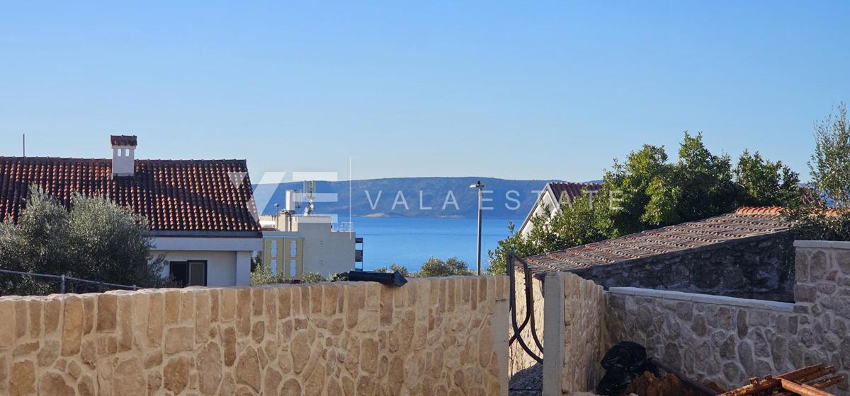 APPARTAMENTO MODERNO AL PIANO TERRA CON PISCINA E VISTA MARE