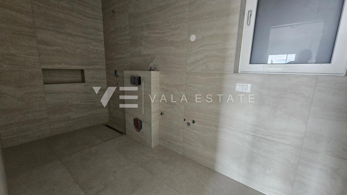 APPARTAMENTO MODERNO AL PIANO TERRA CON PISCINA E VISTA MARE