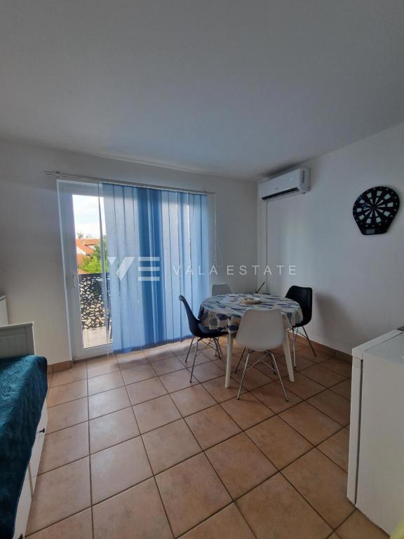 APPARTAMENTO CON UNA CAMERA DA LETTO VICINO A SPIAGGE BELLISSIME