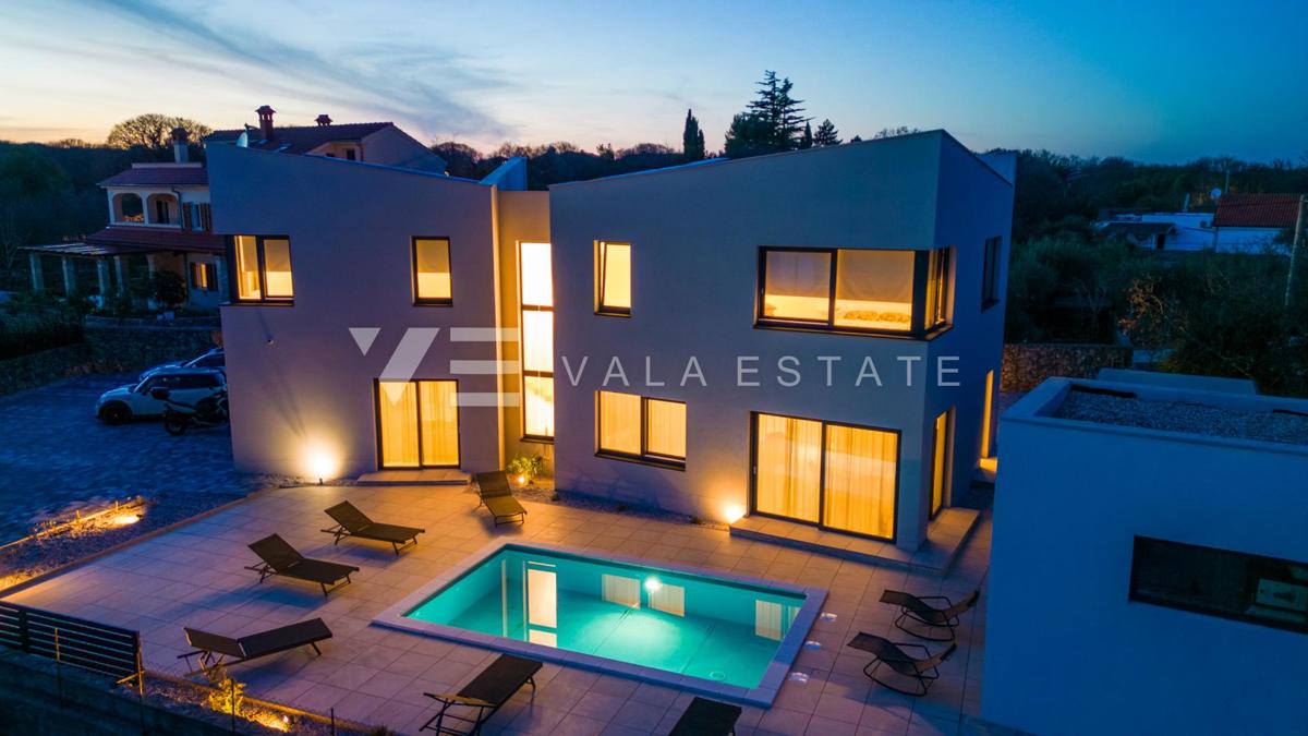 NUOVA VILLA DI LUSSO CON PISCINA IN UN AMBIENTE TRANQUILLO