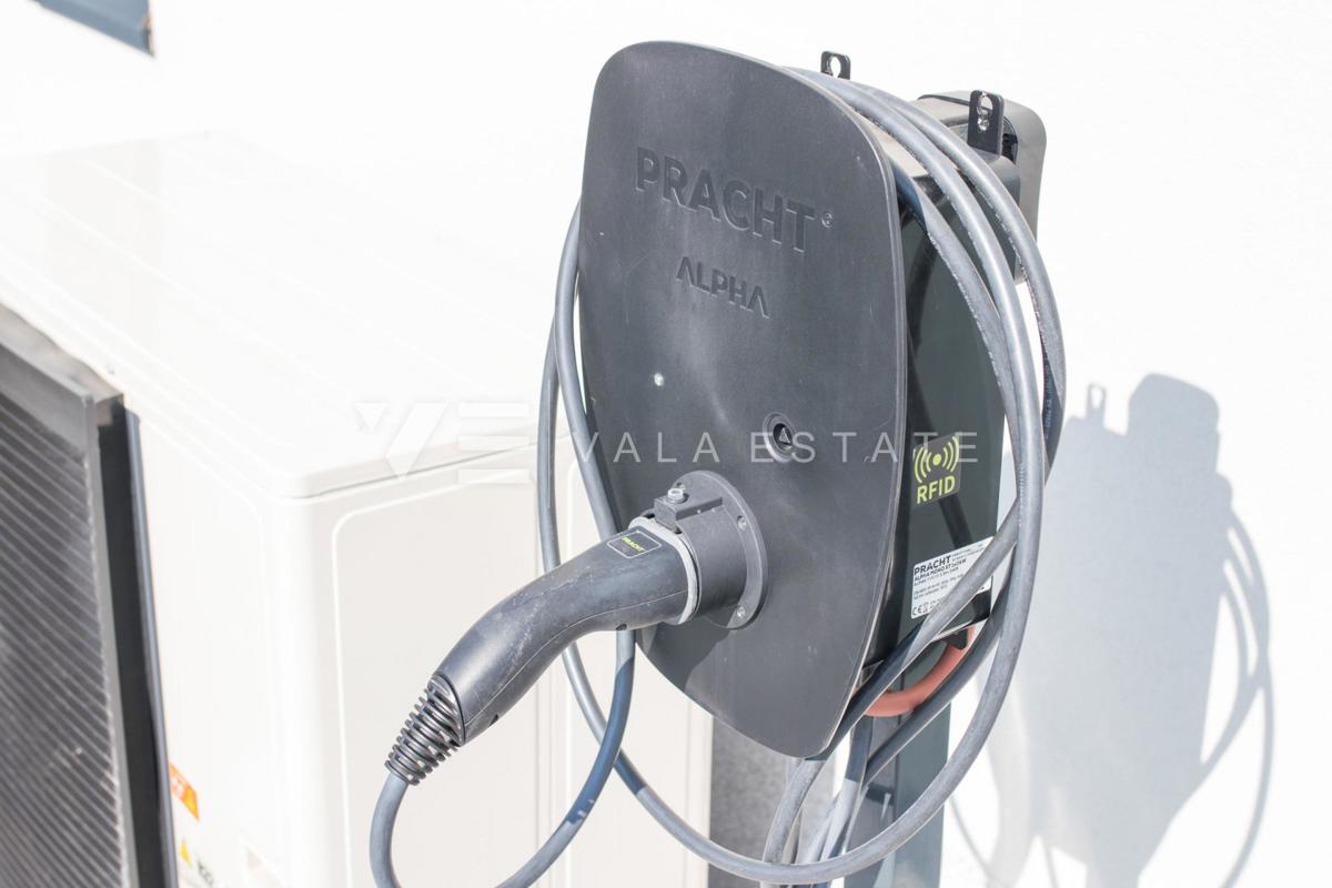 NUOVA VILLA DI LUSSO CON PISCINA IN UN AMBIENTE TRANQUILLO