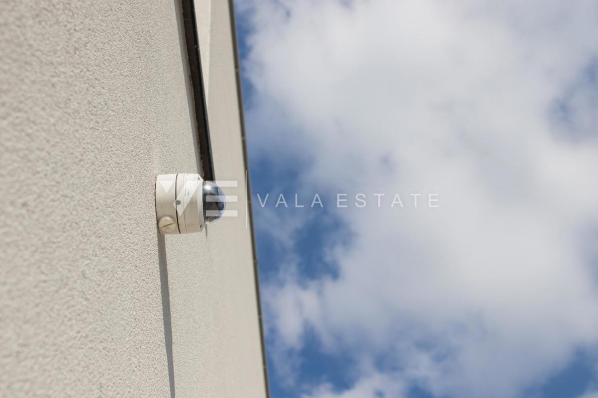 NUOVA VILLA DI LUSSO CON PISCINA IN UN AMBIENTE TRANQUILLO