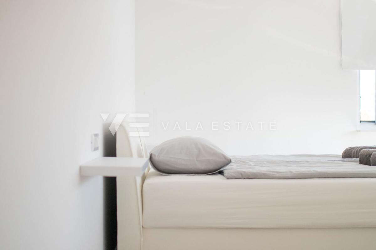 NUOVA VILLA DI LUSSO CON PISCINA IN UN AMBIENTE TRANQUILLO