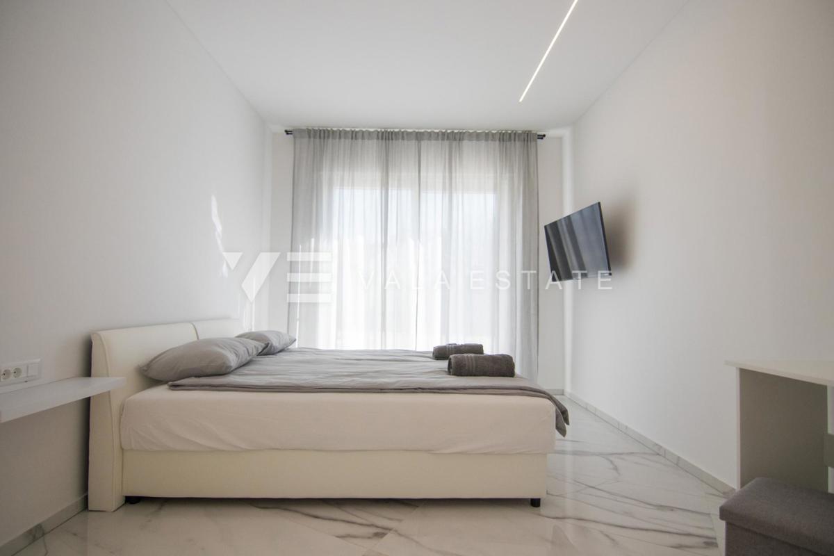 NUOVA VILLA DI LUSSO CON PISCINA IN UN AMBIENTE TRANQUILLO