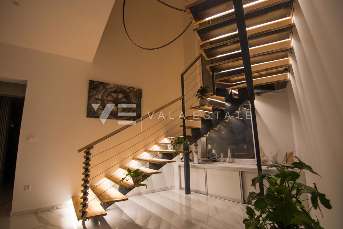 NUOVA VILLA DI LUSSO CON PISCINA IN UN AMBIENTE TRANQUILLO