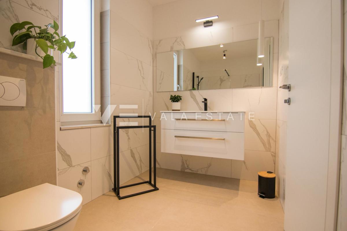 NUOVA VILLA DI LUSSO CON PISCINA IN UN AMBIENTE TRANQUILLO