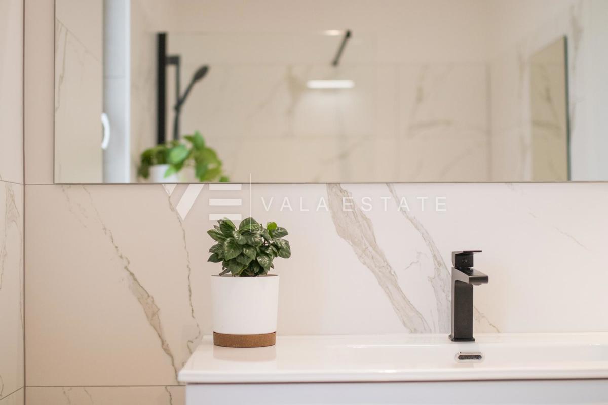 NUOVA VILLA DI LUSSO CON PISCINA IN UN AMBIENTE TRANQUILLO