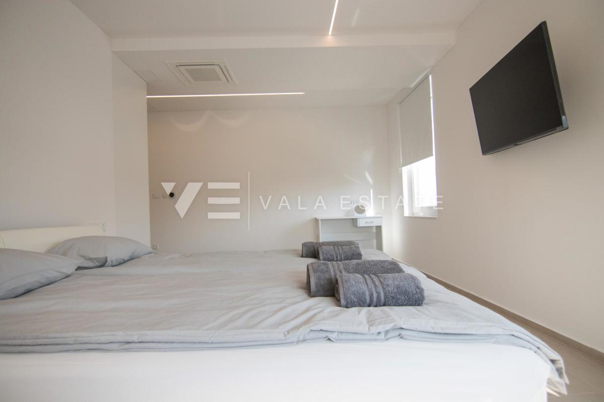 NUOVA VILLA DI LUSSO CON PISCINA IN UN AMBIENTE TRANQUILLO