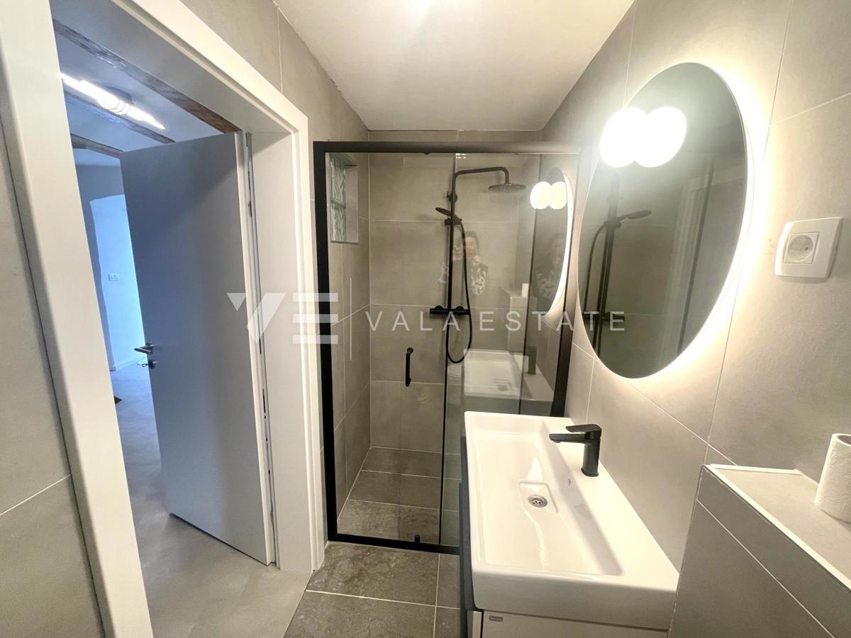 CASA IN PIETRA RISTRUTTURATA E ARREDATA VICINO AL MARE E AL CENTRO DI PUNTO