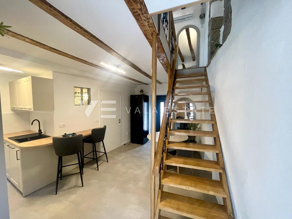 CASA IN PIETRA RISTRUTTURATA E ARREDATA VICINO AL MARE E AL CENTRO DI PUNTO