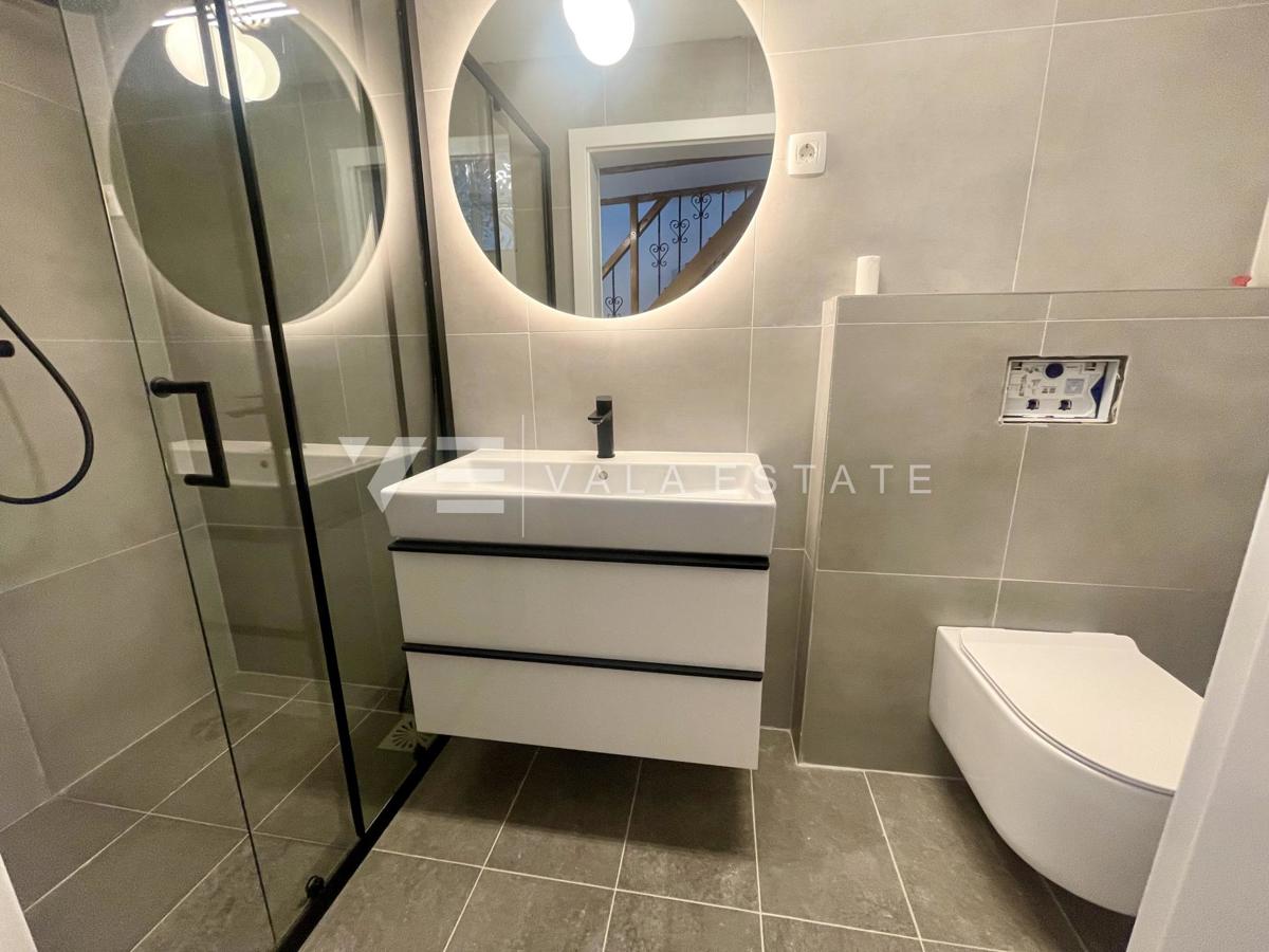 CASA IN PIETRA RISTRUTTURATA E ARREDATA VICINO AL MARE E AL CENTRO DI PUNTO