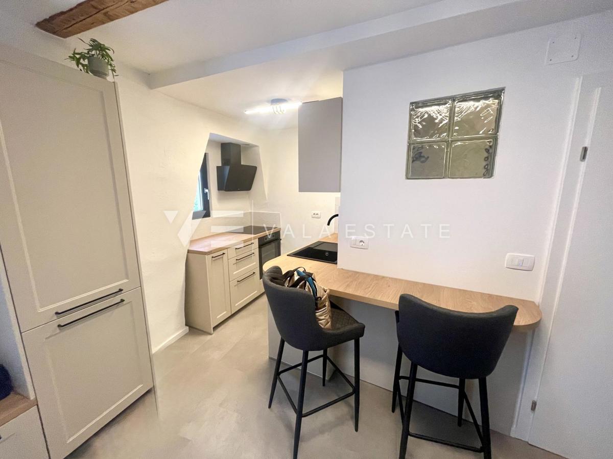 CASA IN PIETRA RISTRUTTURATA E ARREDATA VICINO AL MARE E AL CENTRO DI PUNTO